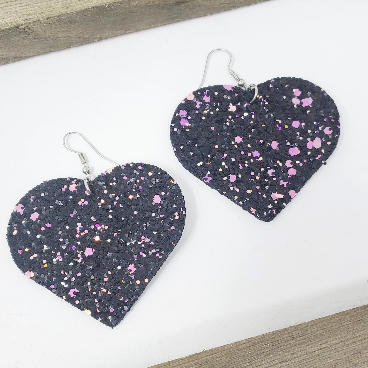 Glittery Hearts Earrings- Black with Purple Freckles